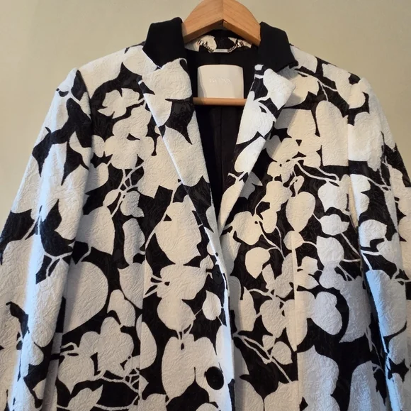 Hugo Boss Women's Floral Print Black And White Long Button Down Blazer Size 4 - Picture 4 of 11